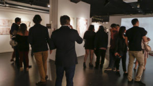 Público durante la inauguración de la exposición